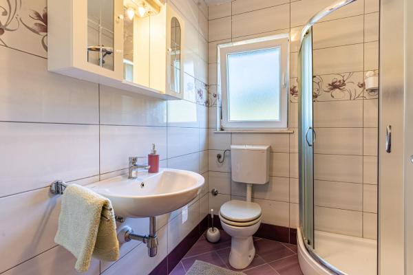 Apartmani Cres, Buchen Sie  Hotels in Kvarner-Inseln mit Parkplatz, Parkplätze