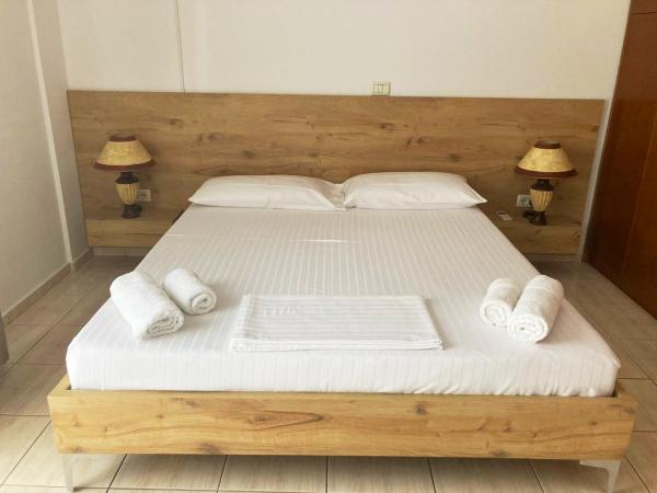 Garden Villa Sarande Apt-6, Buchen Sie  Hotels in Qark Vlora mit Parkplatz, Parkplätze