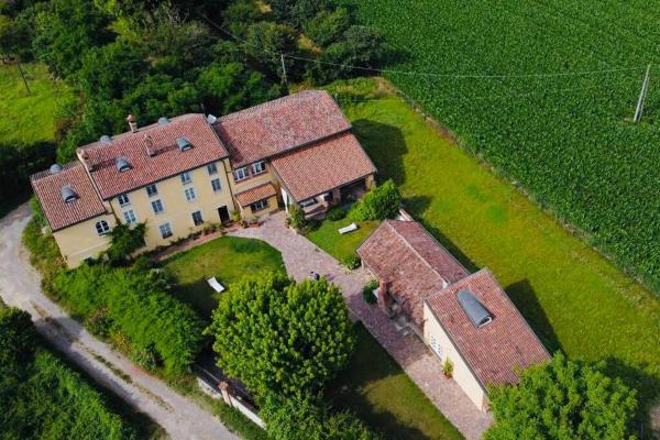 La casa nei campi, Buchen Sie  Badia Pavese Lombardei