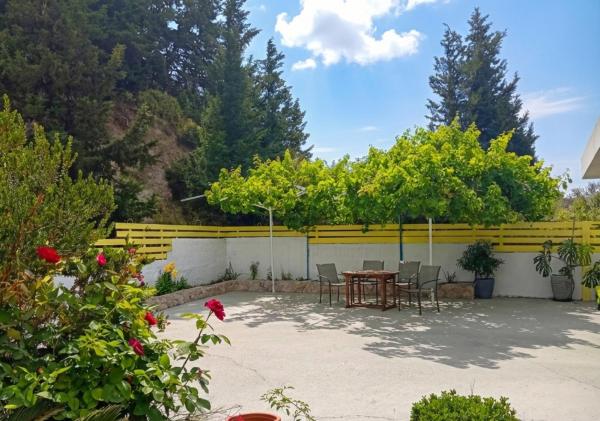 Seascape Village - Spacious 3-Bed Apartment with Private Garden and Parking, Reserva ahora Apartamento Hoteles en Rodas con aparcamiento, Aparcamiento