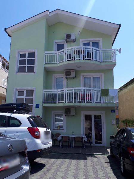 Green house, Buchen Sie  Hotels in Gespanschaft Split-Dalmatien mit Parkplatz, Parkplätze