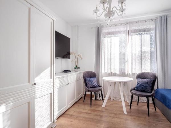 Julia, Reserva ahora  Hoteles en Pomerania con aparcamiento, Aparcamiento