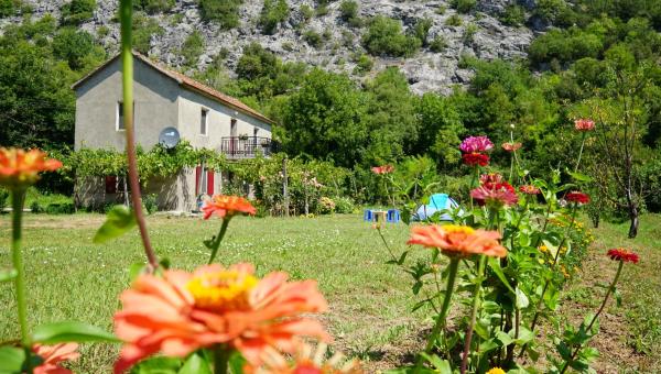 Camp Podkraj, Buchen Sie  Virpazar 