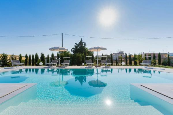 Green Sea Villas, Buchen Sie  Hotels in Torre San Giovanni mit Pool, Schwimmbad