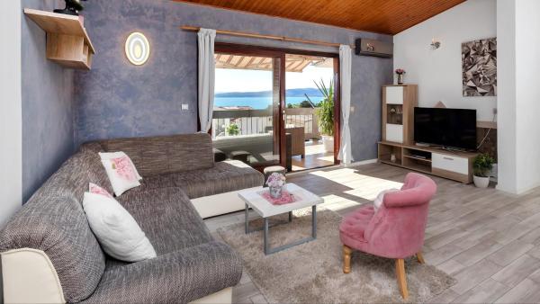 Apartments Rose, Buchen Sie Ferienwohnung Hotels in Gespanschaft Split-Dalmatien mit Parkplatz, Parkplätze
