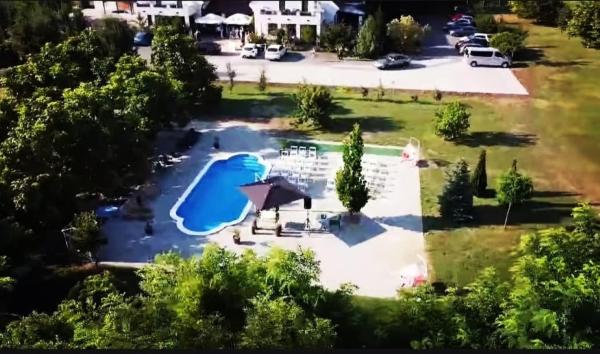 Caballus Lovasmajor Panzió, Réserver  Hôtels à Northern Great Plain avec piscine, Piscine