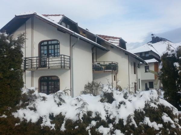 Vila Stojkovic Zlatibor, Buchen Sie  Hotels in Zentralserbien mit Parkplatz, Parkplätze