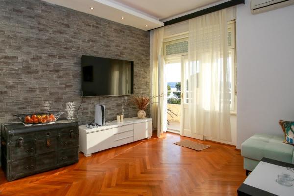 Villa Lisette, Book  Kvarner Hotels with a Parking, Parking