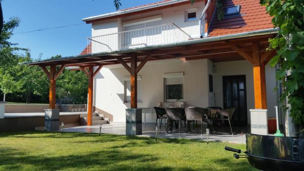 Mandula Apartmanok, Buchen Sie  Badacsonytomaj 