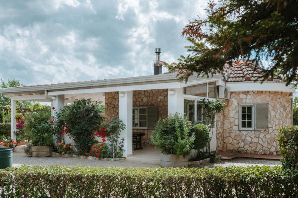 Villa Cercis - Puglia, Buchen Sie  Hotels in Metropolitanstadt Bari mit Parkplatz, Parkplätze