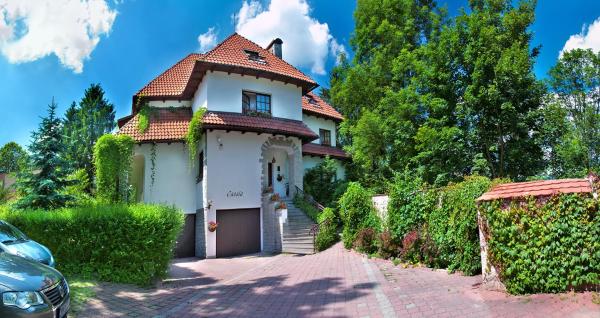VILLA CASSIA przy Parku Zdrojowym, Book  Lesser Poland Hotels with a Parking, Parking
