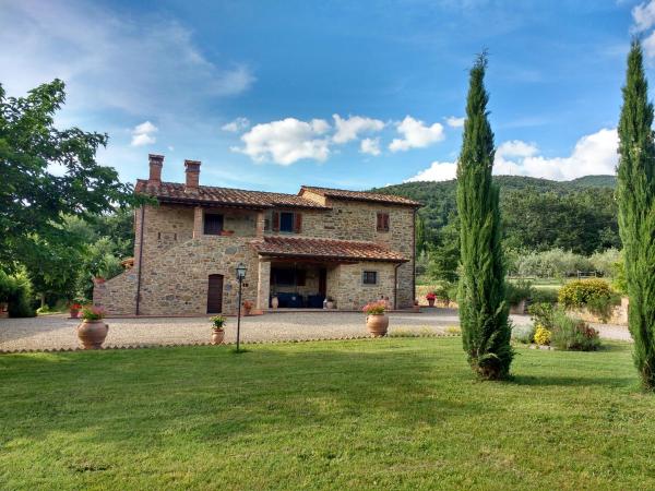 Casale I Burroni, Buchen Sie  Hotels in Arezzo mit Parkplatz, Parkplätze