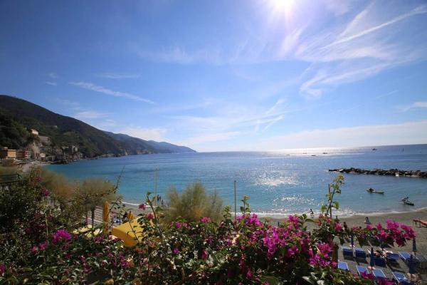 Viviani Raffaella, Prenota  Monterosso al Mare Cinque Terre
