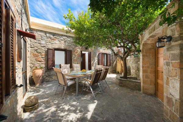 Villa Claudia in Lardos, Reserva ahora  Hoteles con piscina en Rodas, Piscina