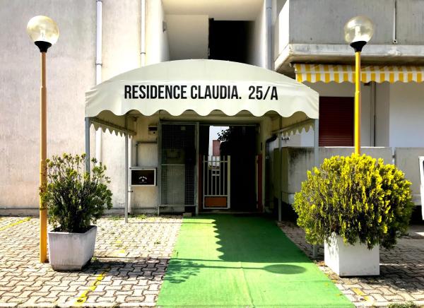 Claudia Residence, Reserva ahora  Hoteles con piscina en Abruzos, Piscina