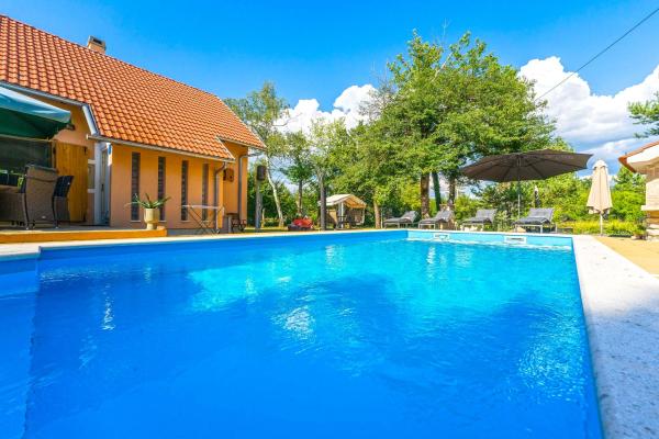 Villa Suzanas Nature Hideout, Buchen Sie  Hotels mit Pool in Kvarner-Bucht, Schwimmbad