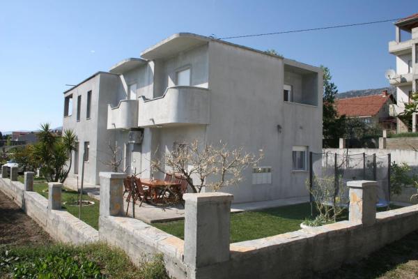Apartments Ivica, Buchen Sie Ferienwohnung Hotels in Gespanschaft Split-Dalmatien mit Parkplatz, Parkplätze