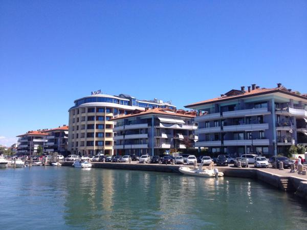 Costa Azzurra Apartment, Reserva ahora Apartamento Hoteles en Véneto con aparcamiento, Aparcamiento