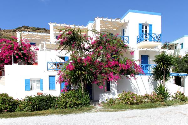 Argo-studios, Book Hotel Ano Syros 