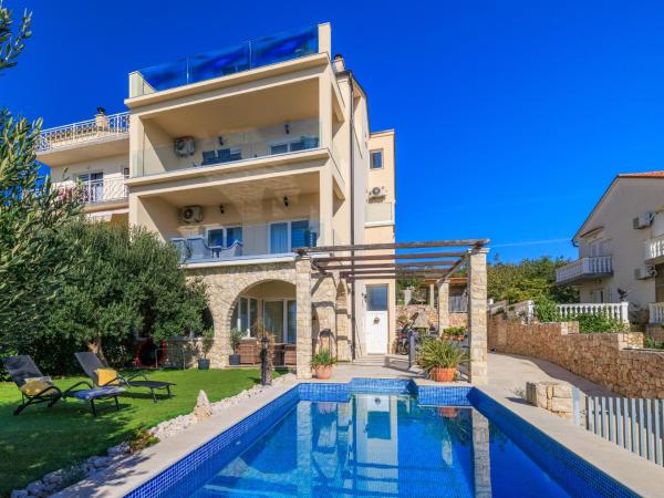 Apartmani Tijana, Buchen Sie  Hotels mit Pool in Kvarner-Bucht, Schwimmbad