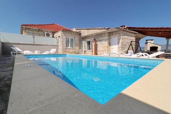 Villa Ivana, Prenota  Hotel con piscina a Croatian Islands, Piscina