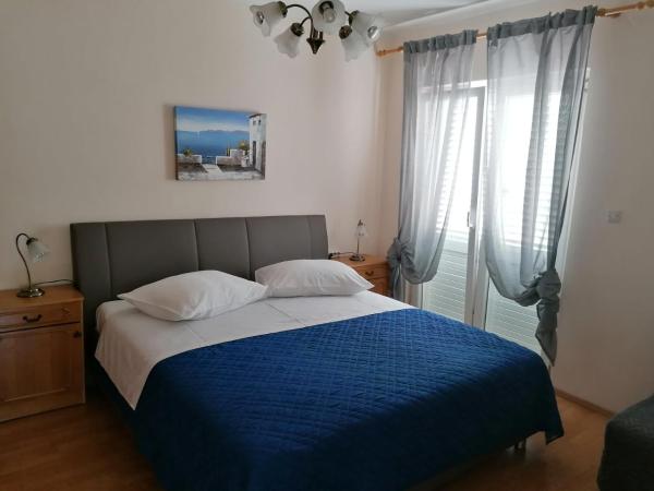 Apartment and room Gušćić, Buchen Sie Ferienwohnung Hotels in Insel Rab mit Parkplatz, Parkplätze