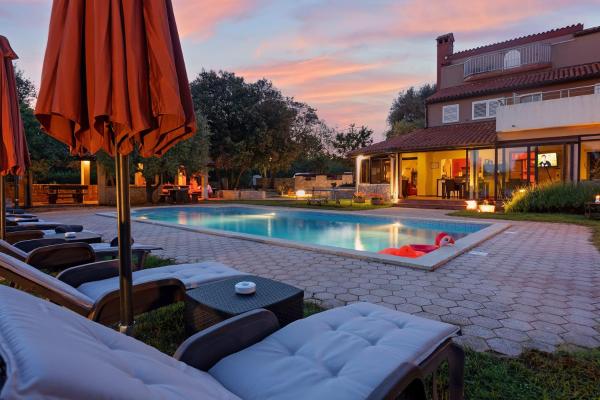 Guesthouse Barboska - big outdoor swimming pool & private tennis court, Reserva ahora  Vodnjan Pula