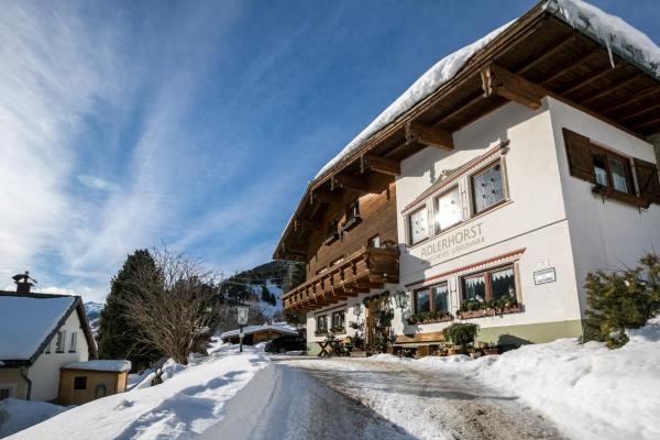 Adlerhorst, Klimmer Otto, Prenota  Hotel a Tirolo con parcheggio, Parcheggio