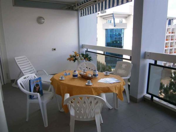 Apartments in Bibione 24411B, Prenota Appartamento Hotel a Veneto con parcheggio, Parcheggio