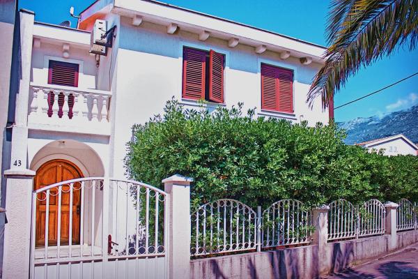 Vera Apartments, Book Apartment Budva 