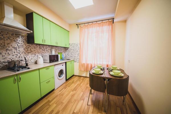 Kvartira Klassika na Prospekte Kultury 11, Reserva ahora Apartamento Omsk Omsky District