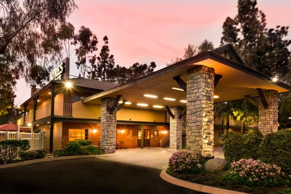 Ayres Lodge Alpine, Prenota Hotel Alpine San Diego County
