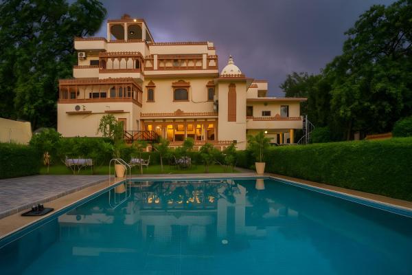 The Lavitra Udaipur, Prenota Hotel Hotel a Rajasthan con piscina, Piscina