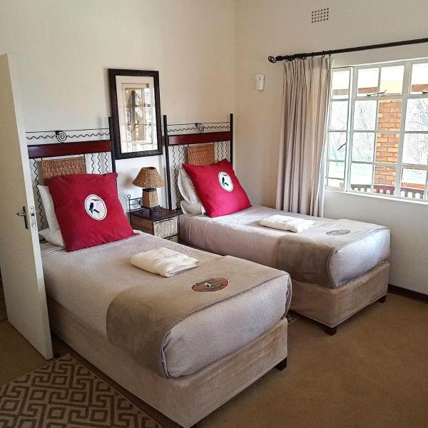 Woodlands Stop Over and Lodge, Prenota Lodge Hotel a Francistown con piscina, Piscina