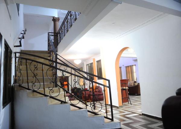 Tao Lee Executive Holdings, Prenota  Kumasi 