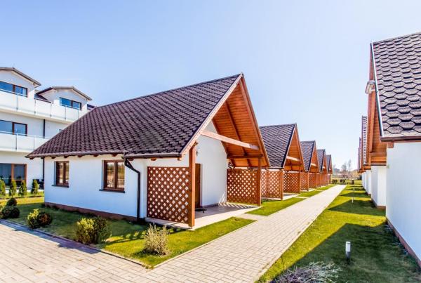 Bursztynowy Zakątek Domki, Reserva ahora  Hoteles en Pomerania Occidental con aparcamiento, Aparcamiento