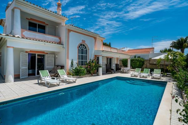 Villa Lageado by IntiHolidays, Prenota  Hotel a Algarve con parcheggio, Parcheggio