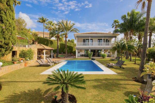 3310 Villa Flores, Prenota  Marbella Costa del Sol