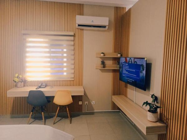 Résidence Studio vue sur la ville, Prenota  Hotel a Abidjan con piscina, Piscina