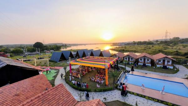 Signature Resort, Réserver  Hôtels à Maharashtra avec piscine, Piscine