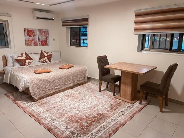 Skyline Suites, Reserva ahora  Hoteles en Gran Acra con aparcamiento, Aparcamiento