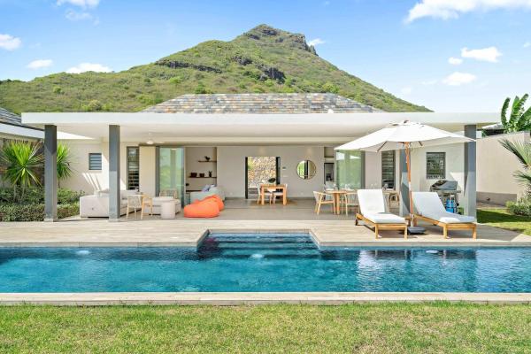 Villa Maya - Incredible Mountain View, Prenota  Hotel a Mauritius Costa Ovest con piscina, Piscina