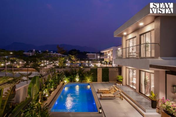 StayVista at Amelia Villa with Pool, Bonfire, Réserver  Dhamni Maharashtra