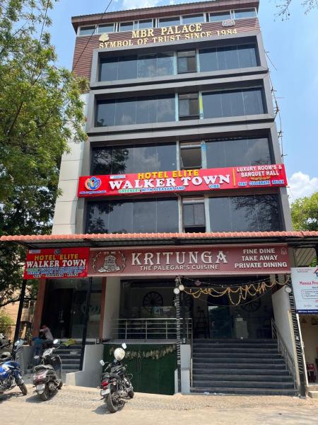 Hotel Elite Walker Town, Réserver  Hôtels à Telangana avec parking, Parking