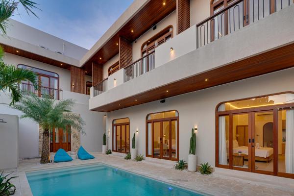 Loona Suites Umalas by Nabe Hospitality Management, Buchen Sie  Hotels mit Pool in Badung, Schwimmbad