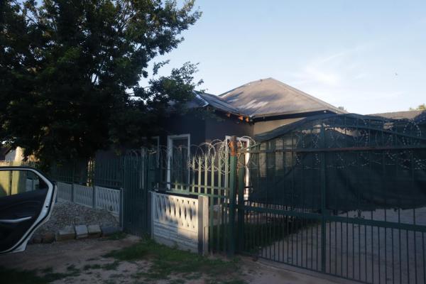 41 wight, Buchen Sie  Roodepoort Gauteng