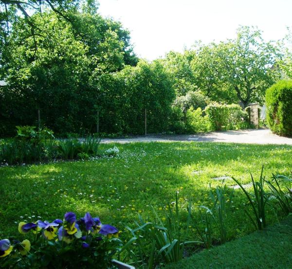 La Renaissance Saint-Gervais-la-Forêt, Prenota  Hotel a Centro con parcheggio, Parcheggio