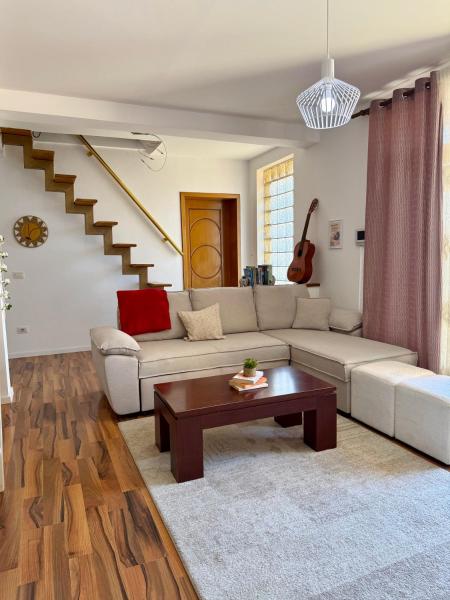 Valentino Villa, Reserva ahora  Hoteles en Shkodër con aparcamiento, Aparcamiento