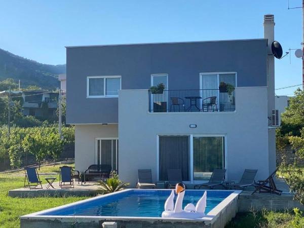 Villa Oaza, Buchen Sie  Bar Bar County