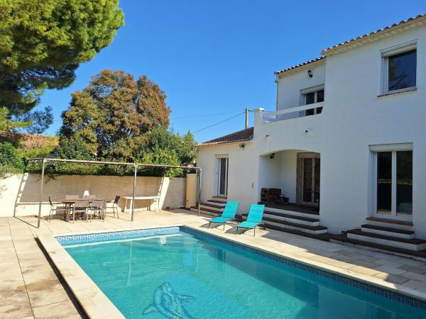 Villa provençale avec piscine, Prenota  Hotel con piscina a Alvernia, Piscina